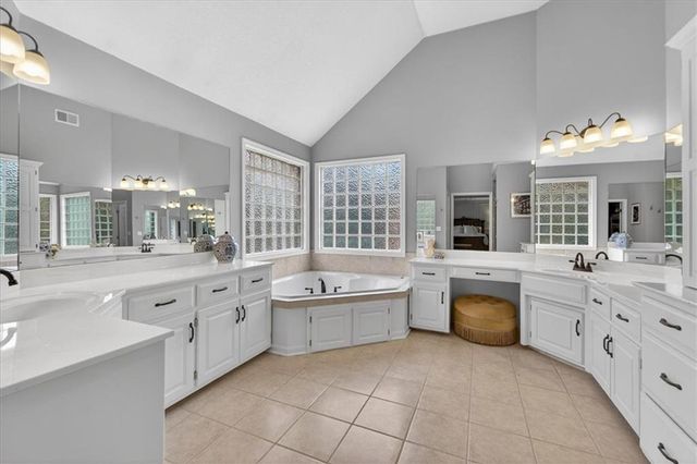 14900 Hayes Street, Overland Park, KS 66221