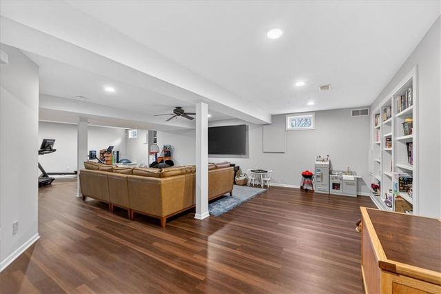 14900 Hayes Street, Overland Park, KS 66221