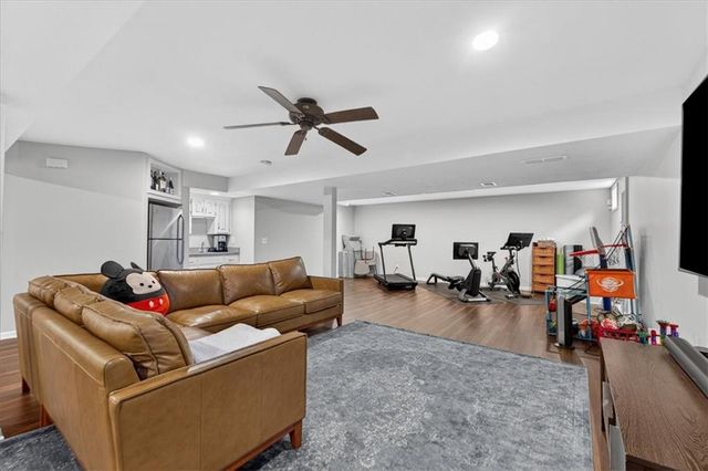 14900 Hayes Street, Overland Park, KS 66221