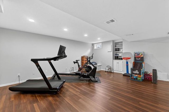 14900 Hayes Street, Overland Park, KS 66221