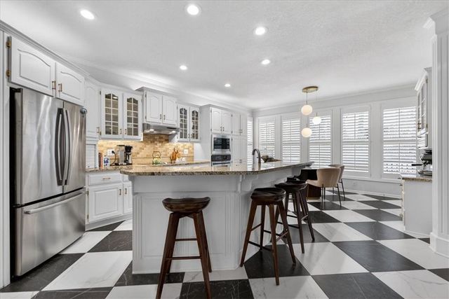 14900 Hayes Street, Overland Park, KS 66221