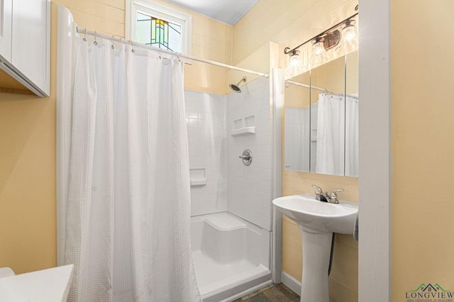 1009 N Pacific, Mineola, TX 75773