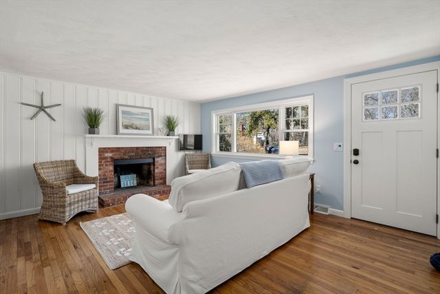 13 Carol Ln, Harwich, MA 02671