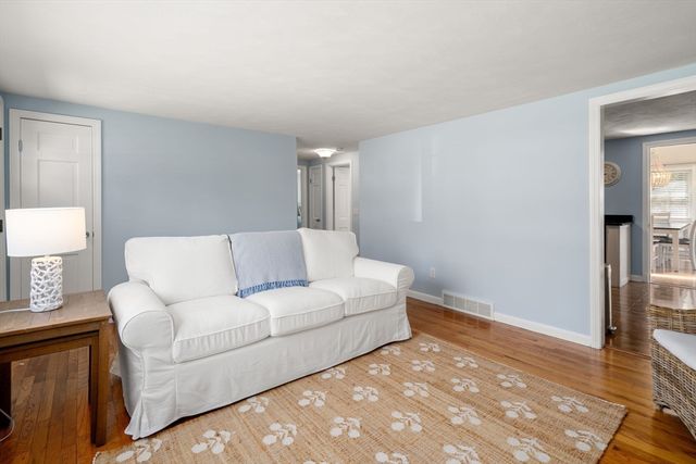 13 Carol Ln, Harwich, MA 02671