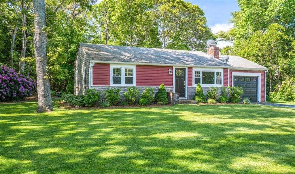 13 Carol Ln, Harwich, MA 02671