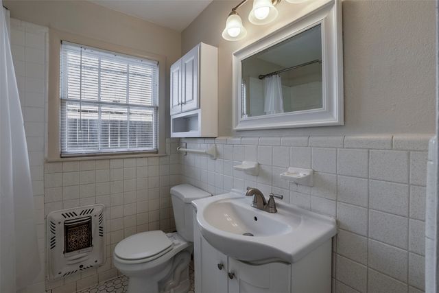 3933 Dexter Avenue, Fort Worth, TX 76107