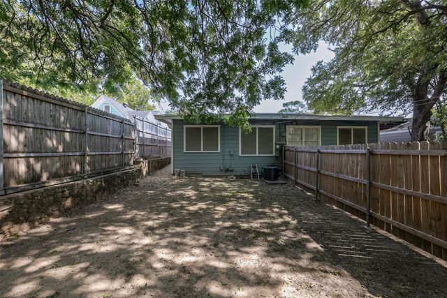 3933 Dexter Avenue, Fort Worth, TX 76107