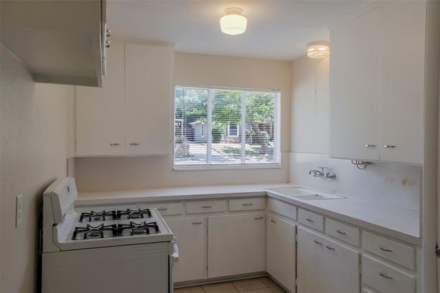 3933 Dexter Avenue, Fort Worth, TX 76107