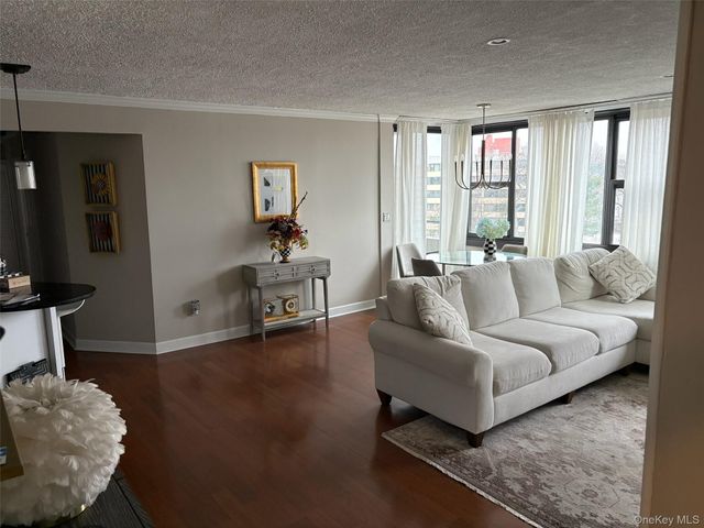 10-24 166th Street 7C, Beechhurst, NY 11357