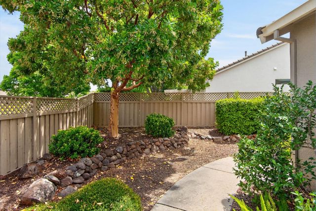 1264 Hillhaven Ln, Lincoln, CA 95648