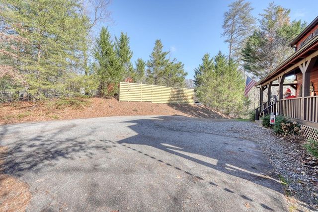 2567 Todd Shook Road, Young Harris, GA 30582