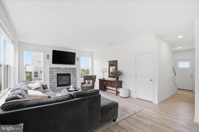 28 LEE DR, Stevens, PA 17578