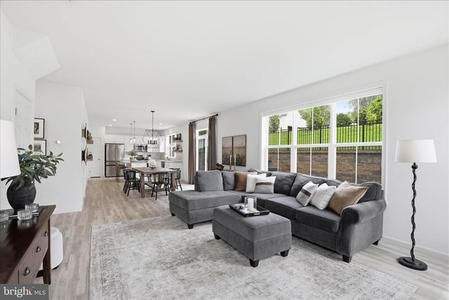 28 LEE DR, Stevens, PA 17578