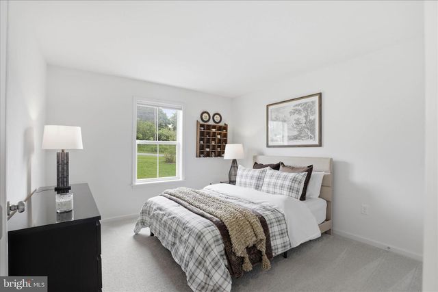 28 LEE DR, Stevens, PA 17578