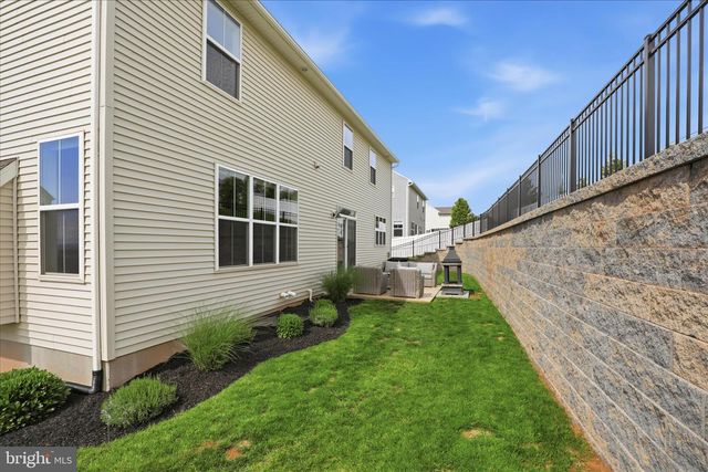 28 LEE DR, Stevens, PA 17578