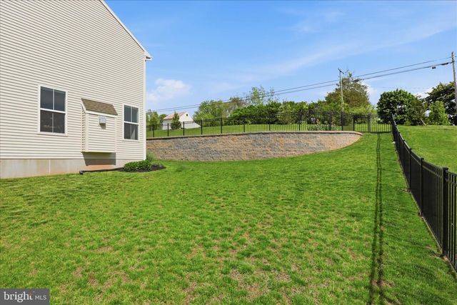 28 LEE DR, Stevens, PA 17578