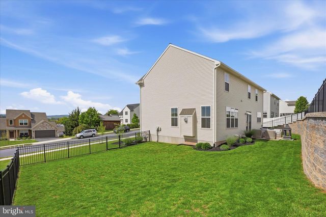 28 LEE DR, Stevens, PA 17578