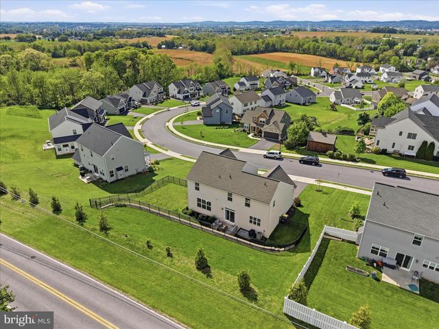 28 LEE DR, Stevens, PA 17578