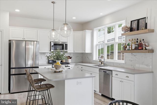 28 LEE DR, Stevens, PA 17578