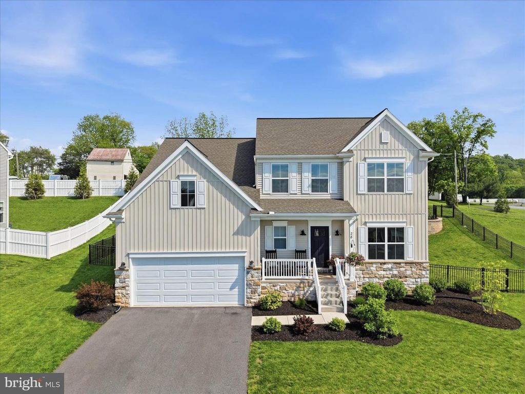 28 LEE DR, Stevens, PA 17578