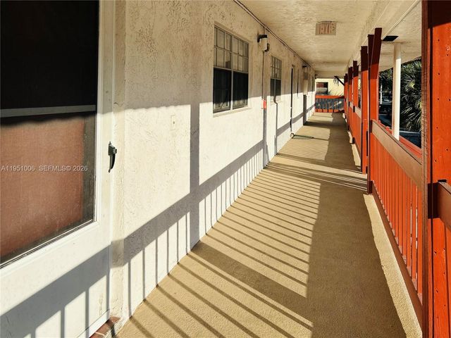 3250 NW 85th Ave 16, Coral Springs, FL 33065