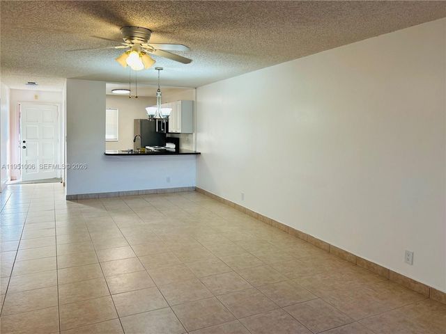 3250 NW 85th Ave 16, Coral Springs, FL 33065
