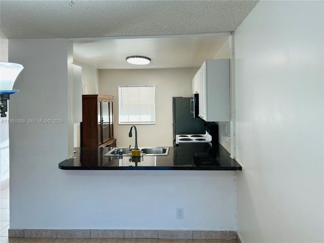 3250 NW 85th Ave 16, Coral Springs, FL 33065