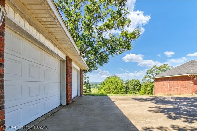 42267 Timber Ridge Road, Howe, OK 74940