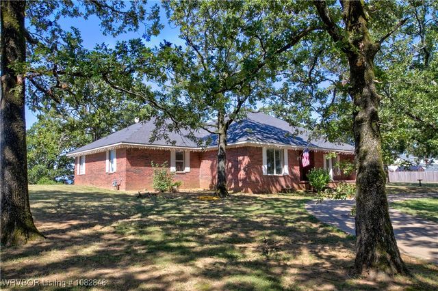 42267 Timber Ridge Road, Howe, OK 74940