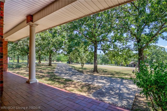 42267 Timber Ridge Road, Howe, OK 74940