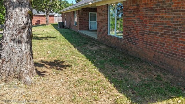 42267 Timber Ridge Road, Howe, OK 74940
