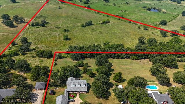 42267 Timber Ridge Road, Howe, OK 74940