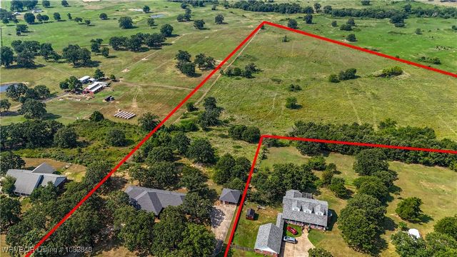 42267 Timber Ridge Road, Howe, OK 74940