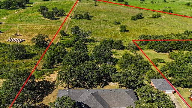 42267 Timber Ridge Road, Howe, OK 74940