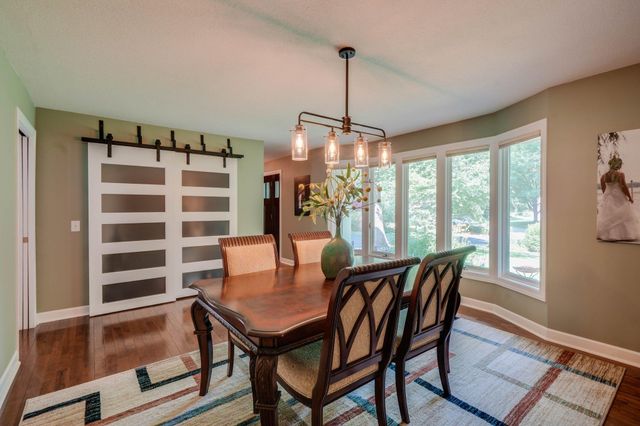 5710 Oakview Lane N, Plymouth, MN 55442