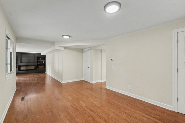 5710 Oakview Lane N, Plymouth, MN 55442
