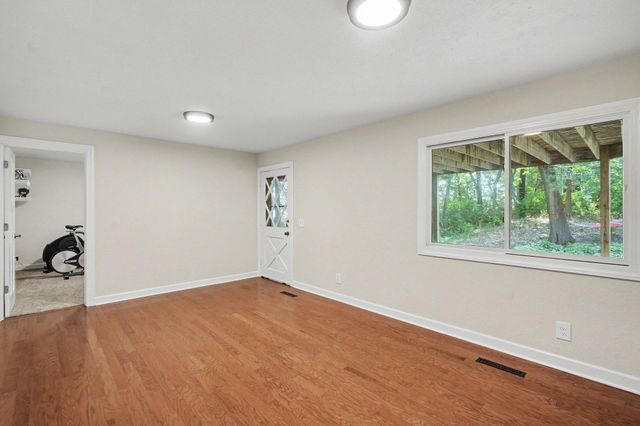 5710 Oakview Lane N, Plymouth, MN 55442