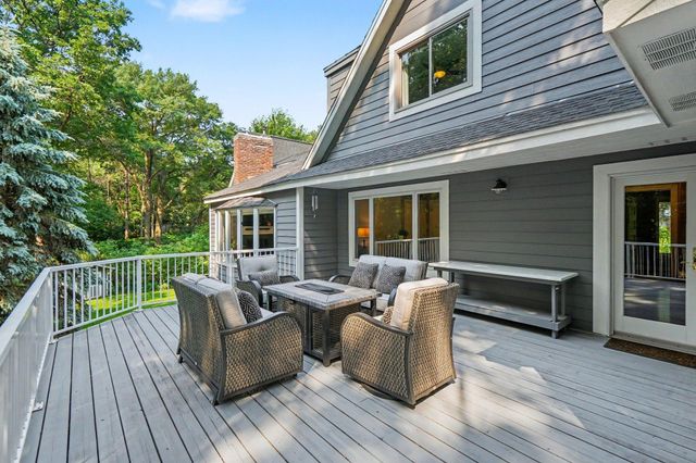 5710 Oakview Lane N, Plymouth, MN 55442