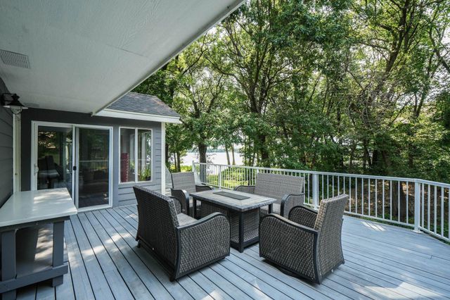 5710 Oakview Lane N, Plymouth, MN 55442