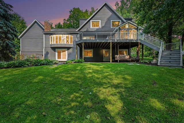 5710 Oakview Lane N, Plymouth, MN 55442