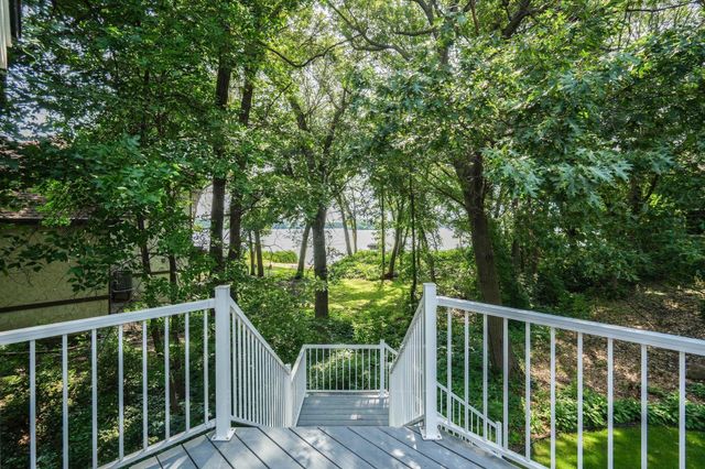 5710 Oakview Lane N, Plymouth, MN 55442