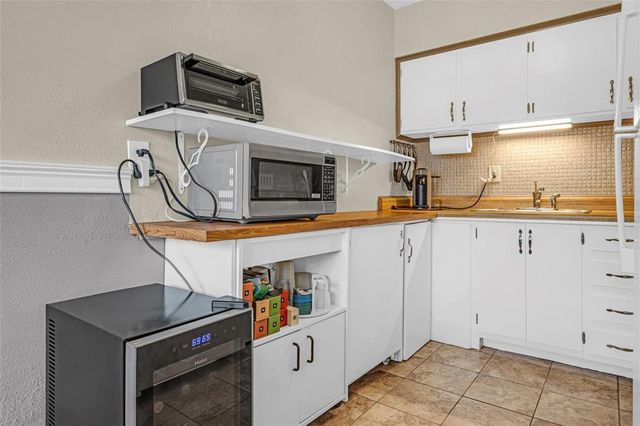 1000 SW 11th Avenue 2E, Hallandale Beach, FL 33009