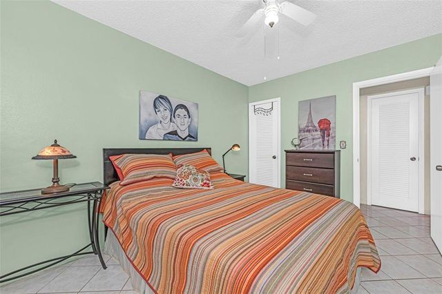 1000 SW 11th Avenue 2E, Hallandale Beach, FL 33009