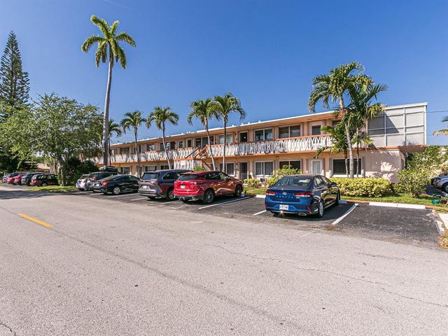 1000 SW 11th Avenue 2E, Hallandale Beach, FL 33009