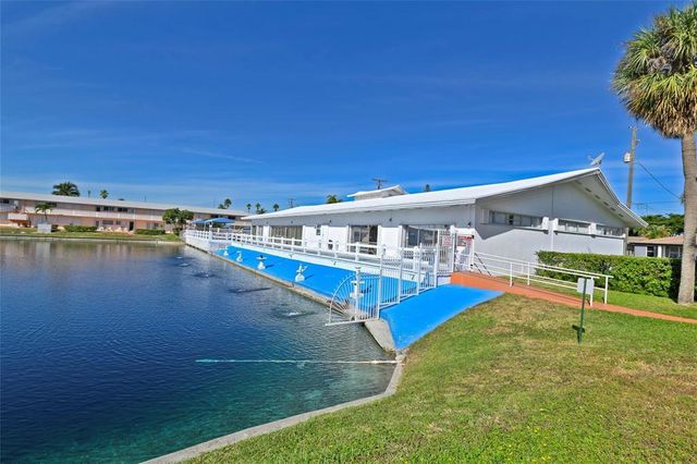 1000 SW 11th Avenue 2E, Hallandale Beach, FL 33009