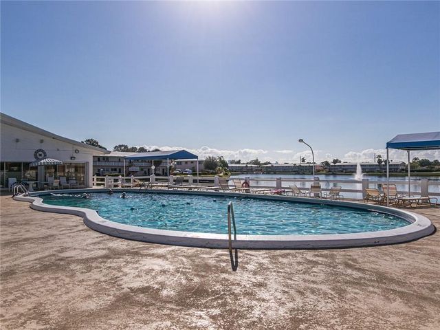 1000 SW 11th Avenue 2E, Hallandale Beach, FL 33009