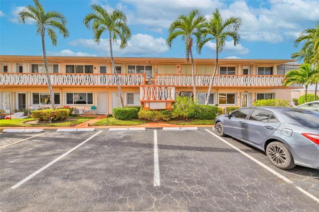 1000 SW 11th Avenue 2E, Hallandale Beach, FL 33009