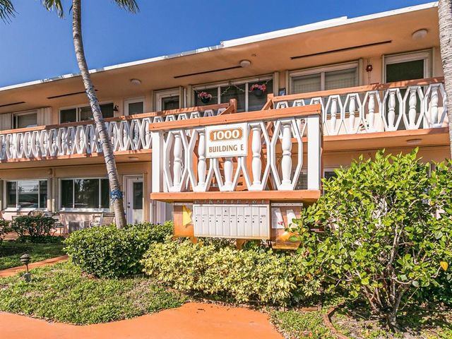 1000 SW 11th Avenue 2E, Hallandale Beach, FL 33009