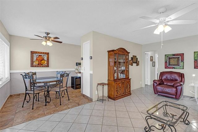 1000 SW 11th Avenue 2E, Hallandale Beach, FL 33009