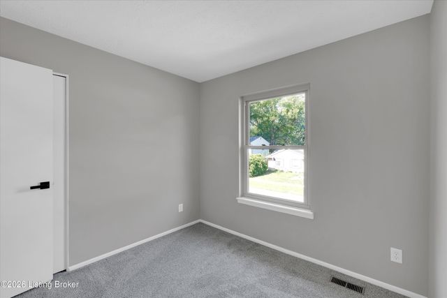 1805 Blanca Ct, Louisville, KY 40223